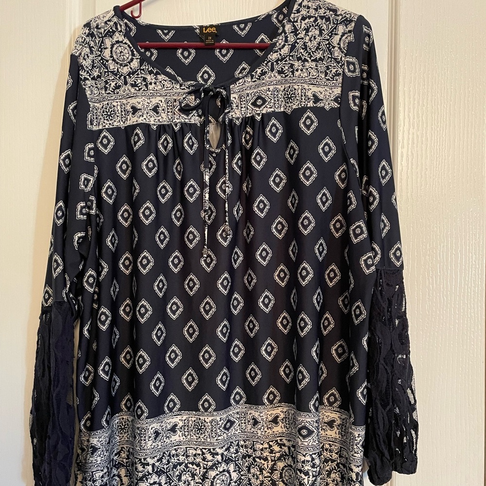 Lee Navy and White Patterned Blouse pretty lace detail on sleeves .